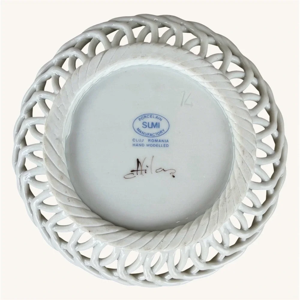 Sumi Porcelain Manufactory this stunning